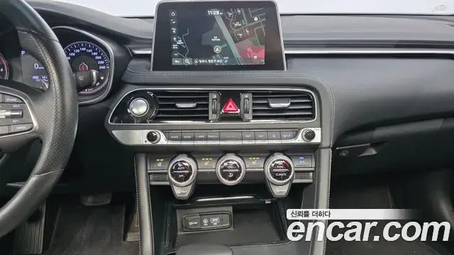Genesis G70 2018 — ფოტო 18/20