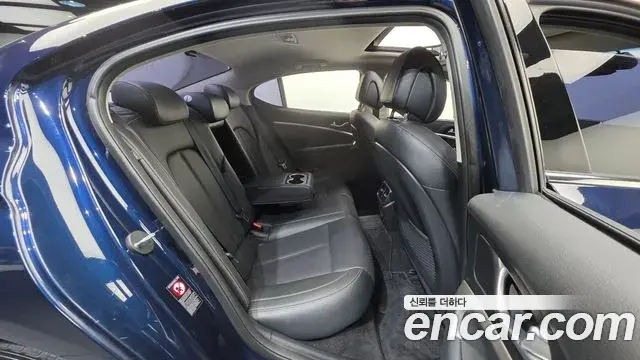 Genesis G70 2018 — ფოტო 7/20