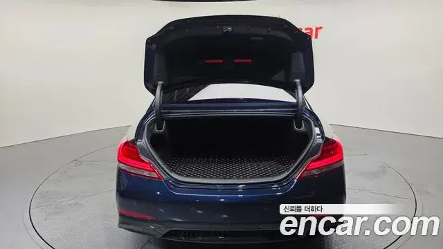 Genesis G70 2018 — ფოტო 2/20