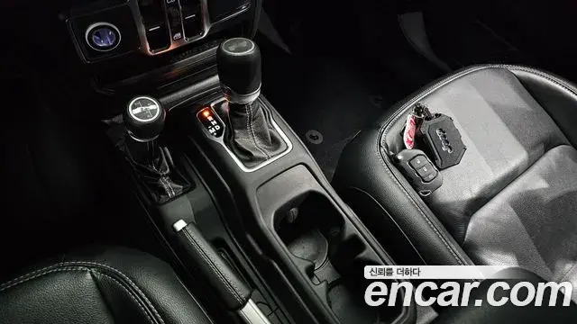 Jeep Wrangler 2021 — Фото 7/20