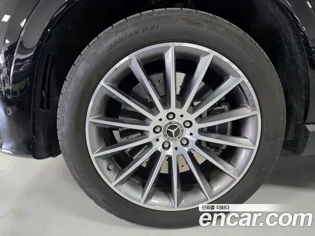 Mercedes-Benz GLE-Class 2025 — ფოტო 3/17