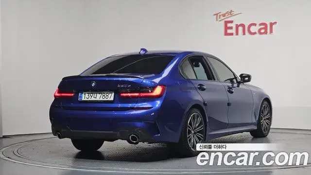 BMW 3 Series 2019 — Photo 16/20