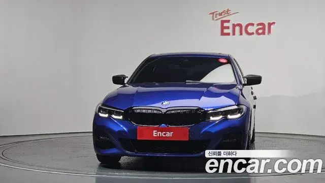 BMW 3 Series 2019 — Photo 9/20