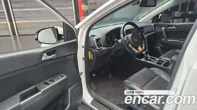 Kia Sportage The Bold 2019 — ფოტო 18/20