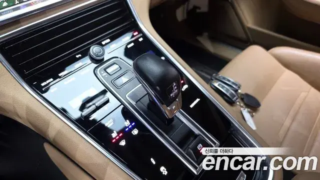 Porsche Panamera 2021 — Şəkil 10/20