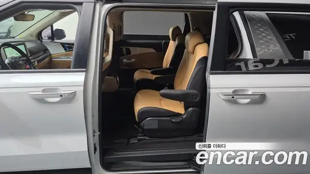 Kia Carnival 2023 — Фото 11/20