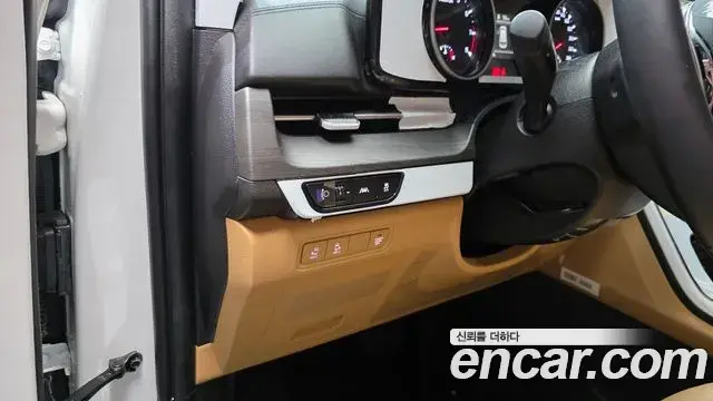 Kia Carnival 2023 — Фото 15/20