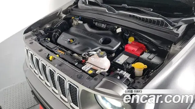 Jeep Renegade 2020 — ფოტო 35/35
