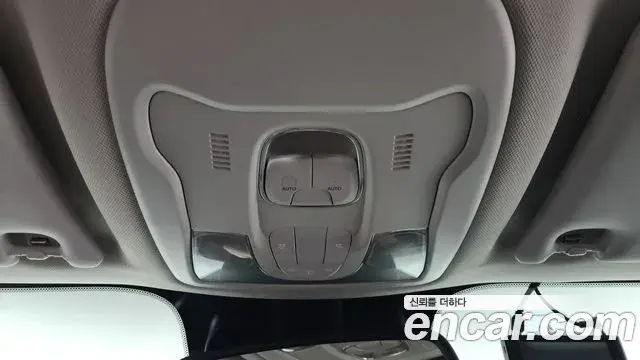 Jeep Renegade 2020 — ფოტო 27/35