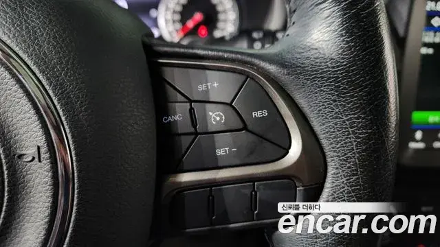 Jeep Renegade 2020 — ფოტო 23/35
