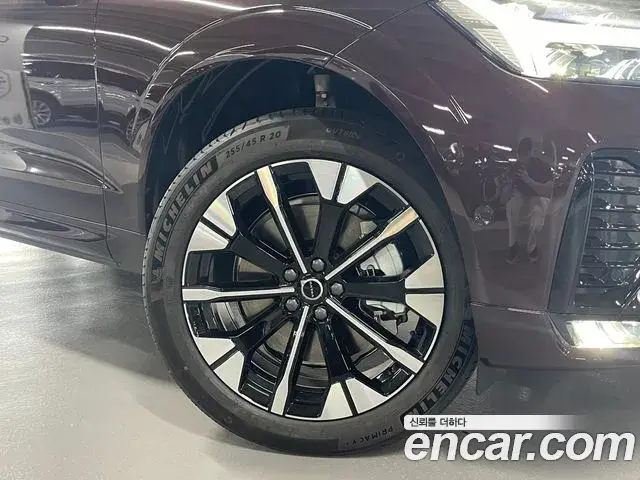 Volvo XC60 2026 — ფოტო 2/15