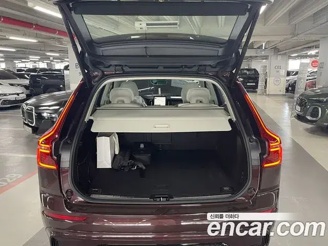 Volvo XC60 2026 — ფოტო 4/15