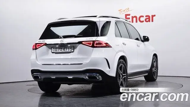 Mercedes-Benz GLE-Class 2020 — Photo 15/20
