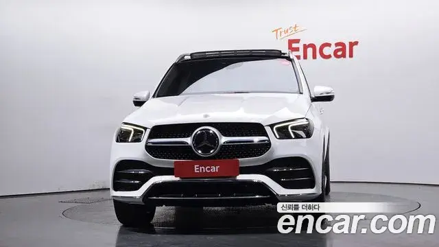 Mercedes-Benz GLE-Class 2020 — Photo 12/20