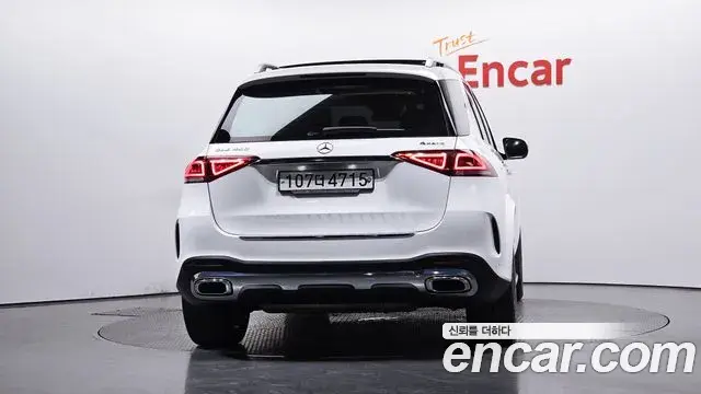 Mercedes-Benz GLE-Class 2020 — Photo 16/20