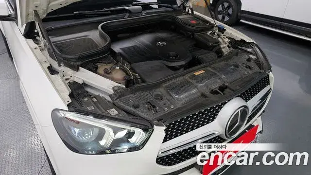 Mercedes-Benz GLE-Class 2020 — Photo 1/20