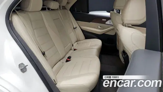 Mercedes-Benz GLE-Class 2020 — Photo 19/20