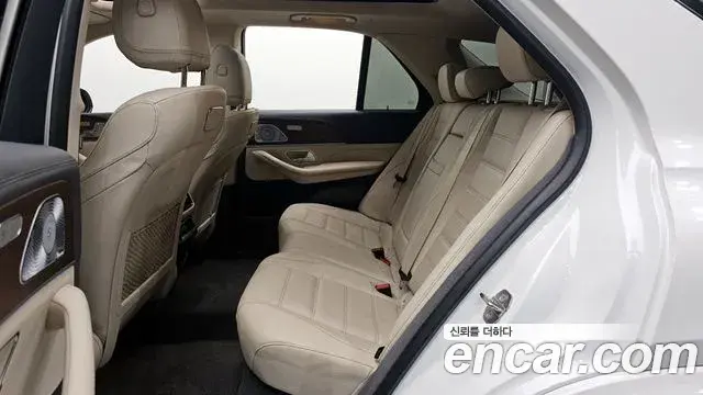 Mercedes-Benz GLE-Class 2020 — Photo 18/20