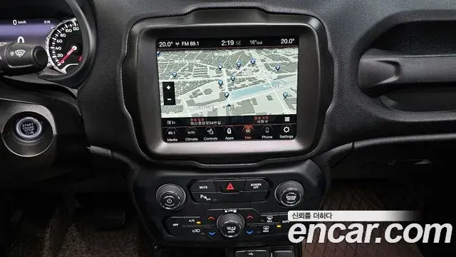 Jeep Renegade 2022 — Фото 13/20