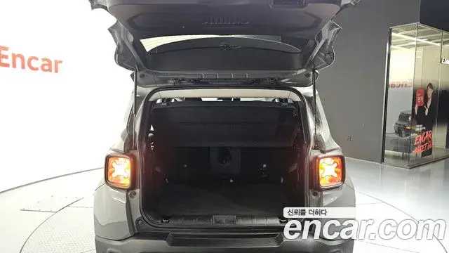 Jeep Renegade 2022 — Фото 20/20