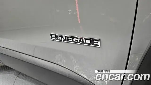 Jeep Renegade 2022 — Photo 13/35