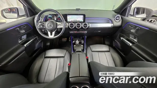 Mercedes-Benz GLB-Class 2021 — Şəkil 18/20