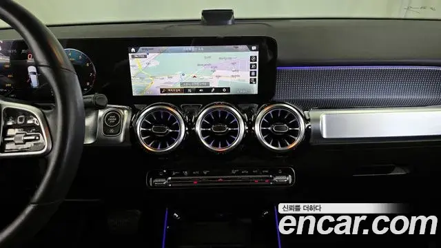 Mercedes-Benz GLB-Class 2021 — Şəkil 15/20