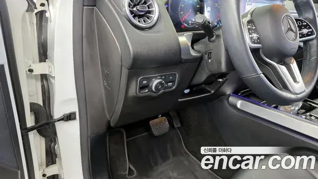 Mercedes-Benz GLB-Class 2021 — Şəkil 13/20