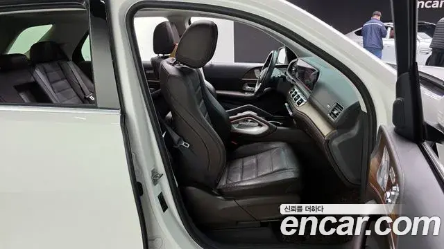 Mercedes-Benz GLE-Class 2020 — Фото 12/20