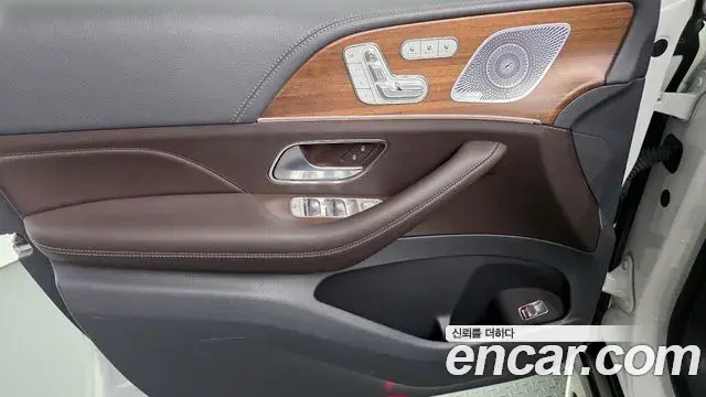 Mercedes-Benz GLE-Class 2020 — Şəkil 24/31