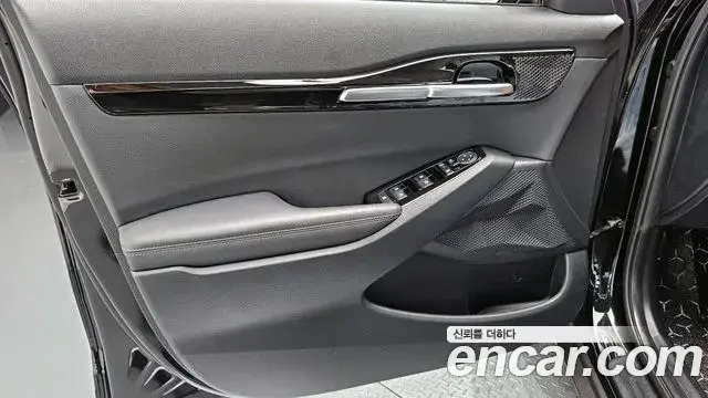 Kia Seltos 2025 — ფოტო 19/28