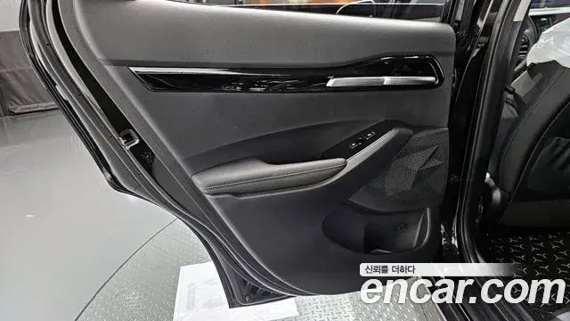 Kia Seltos 2025 — ფოტო 25/28