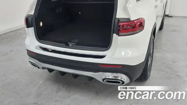 Mercedes-Benz GLB-Class 2021 — Photo 7/20