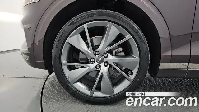 Genesis GV70 2022 — Şəkil 12/25