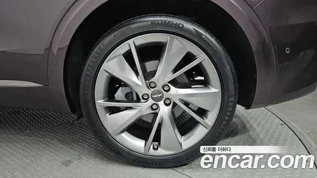 Genesis GV70 2022 — Şəkil 14/25