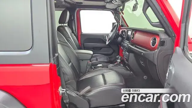 Jeep Wrangler 2021 — Photo 25/34