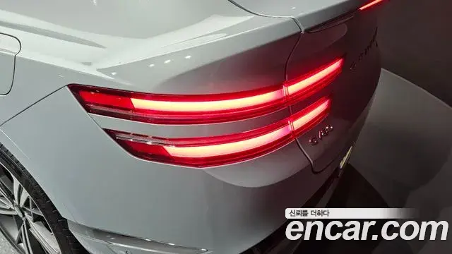 Genesis GV80 Coupe 2023 — Şəkil 28/30
