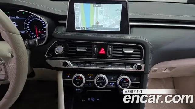 Genesis G70 2018 — ფოტო 13/31