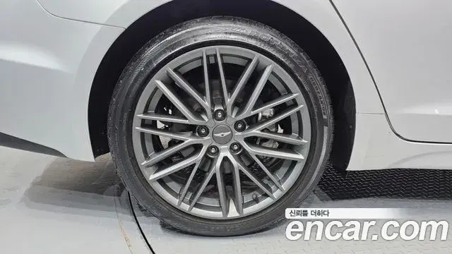 Genesis G70 2018 — ფოტო 2/31