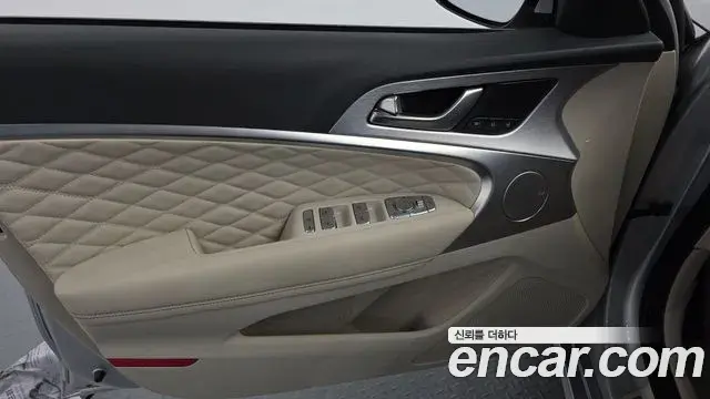 Genesis G70 2018 — ფოტო 28/31