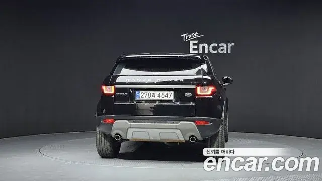 Land Rover Range Rover Evoque 2018 — Photo 31/32