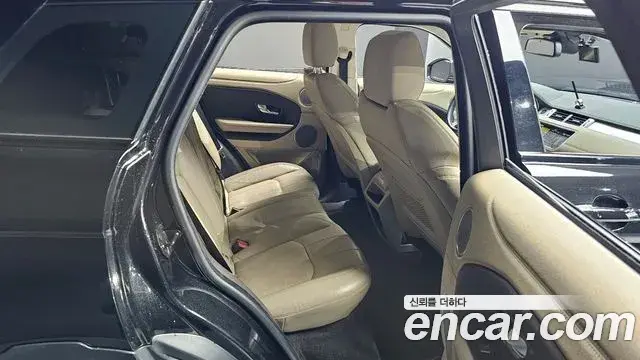 Land Rover Range Rover Evoque 2018 — Photo 23/32