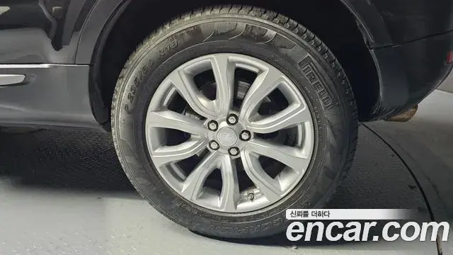 Land Rover Range Rover Evoque 2018 — Photo 24/32