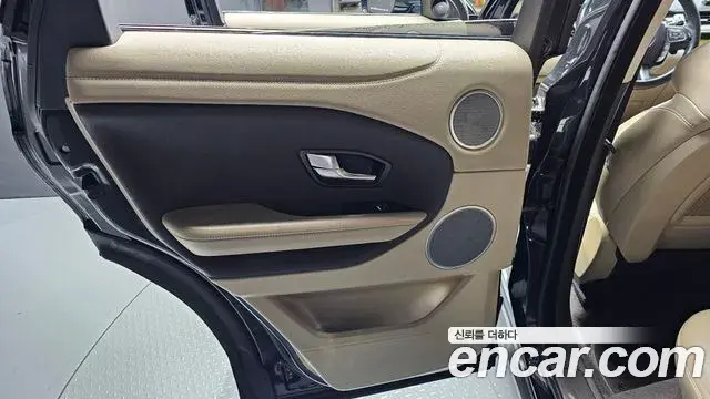 Land Rover Range Rover Evoque 2018 — Photo 10/32