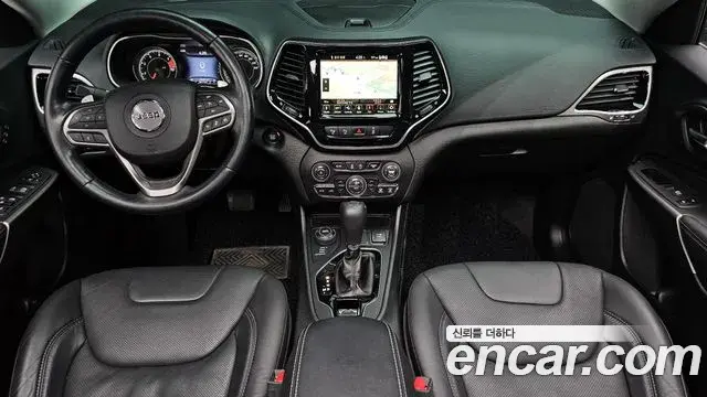 Jeep Cherokee 2021 — Фото 7/20