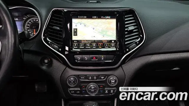 Jeep Cherokee 2021 — Фото 14/20