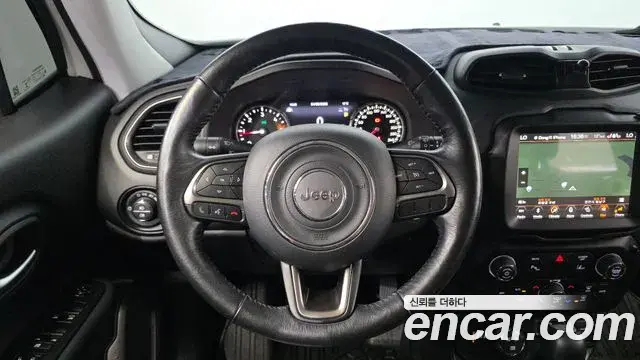 Jeep Renegade 2018 — Фото 15/20
