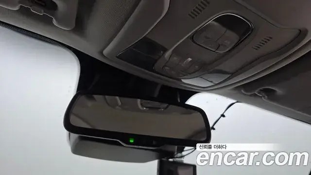 Jeep Renegade 2018 — Фото 18/20