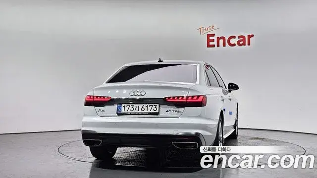 Audi A4 2021 — ფოტო 1/20