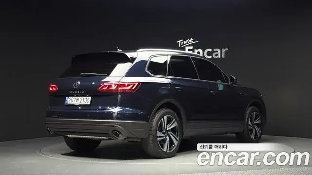 Volkswagen Touareg 2023 — Фото 2/20